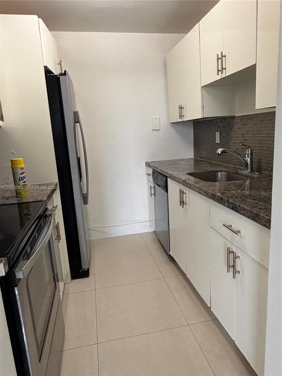 KEYSTONE TOWERS CONDO · #405 in North Miami - Photo 8