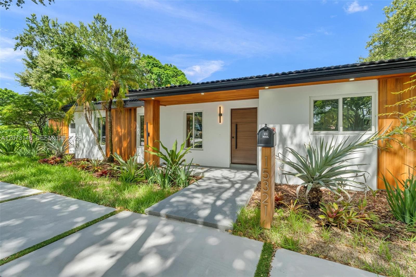 15321 SW 82nd Ave photo 3