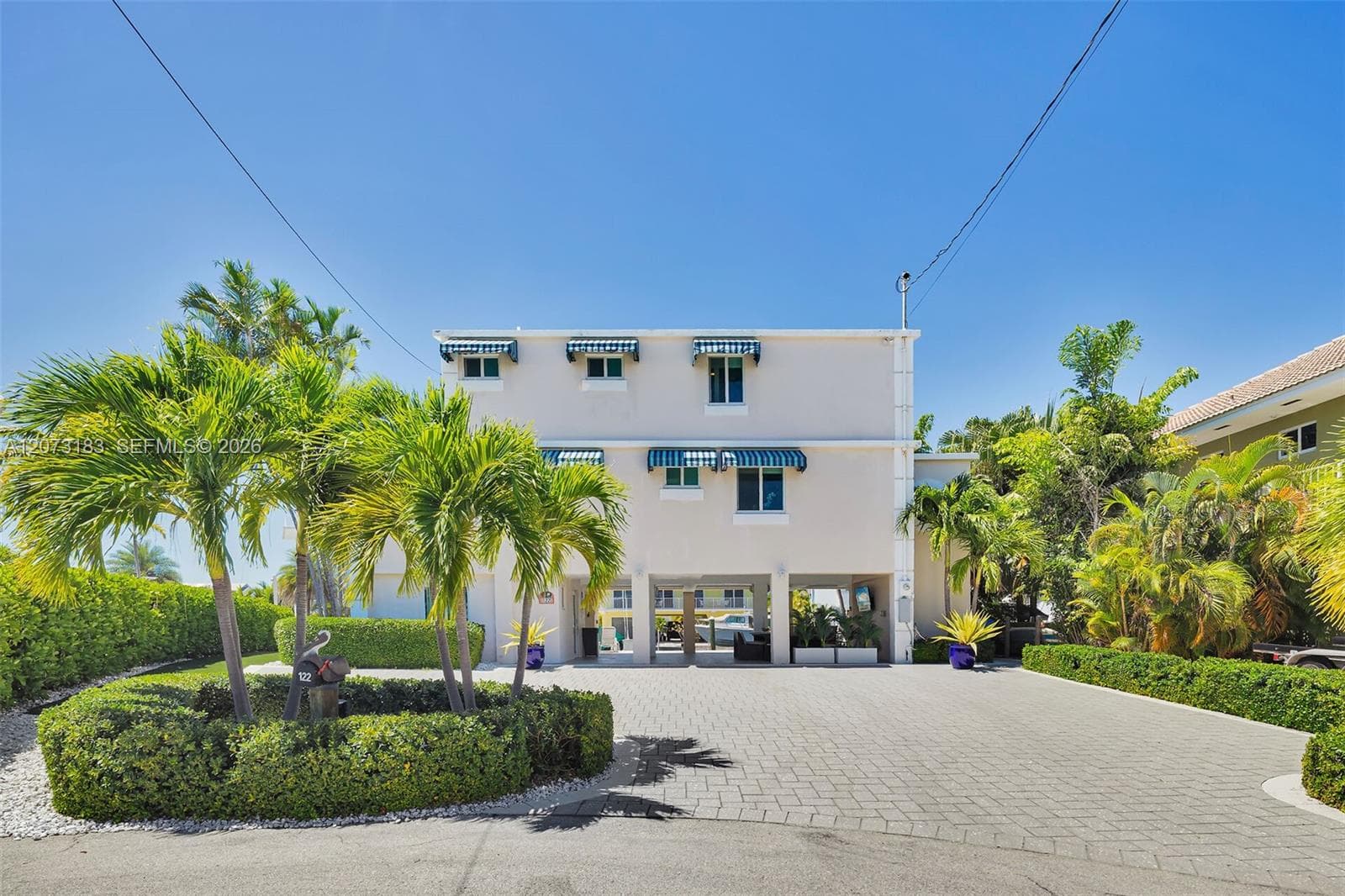 122 Court Contessa photo 68