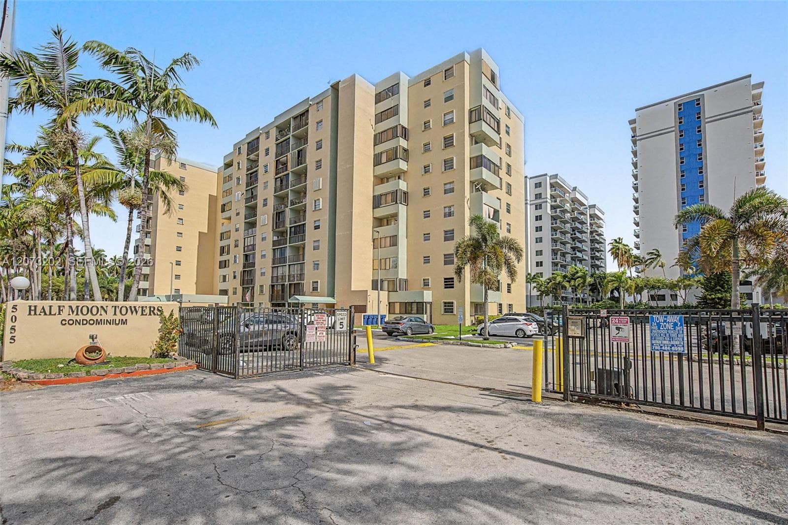 Half Moon Towers · #112 in Miami - Photo 2