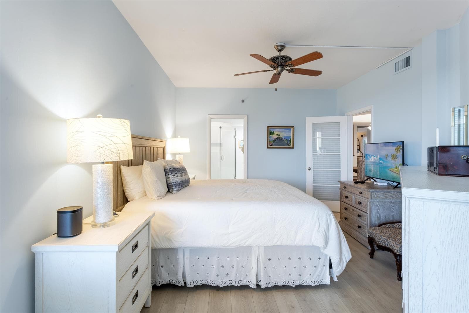 PRIMARY_BEDROOM_STRAIGHT