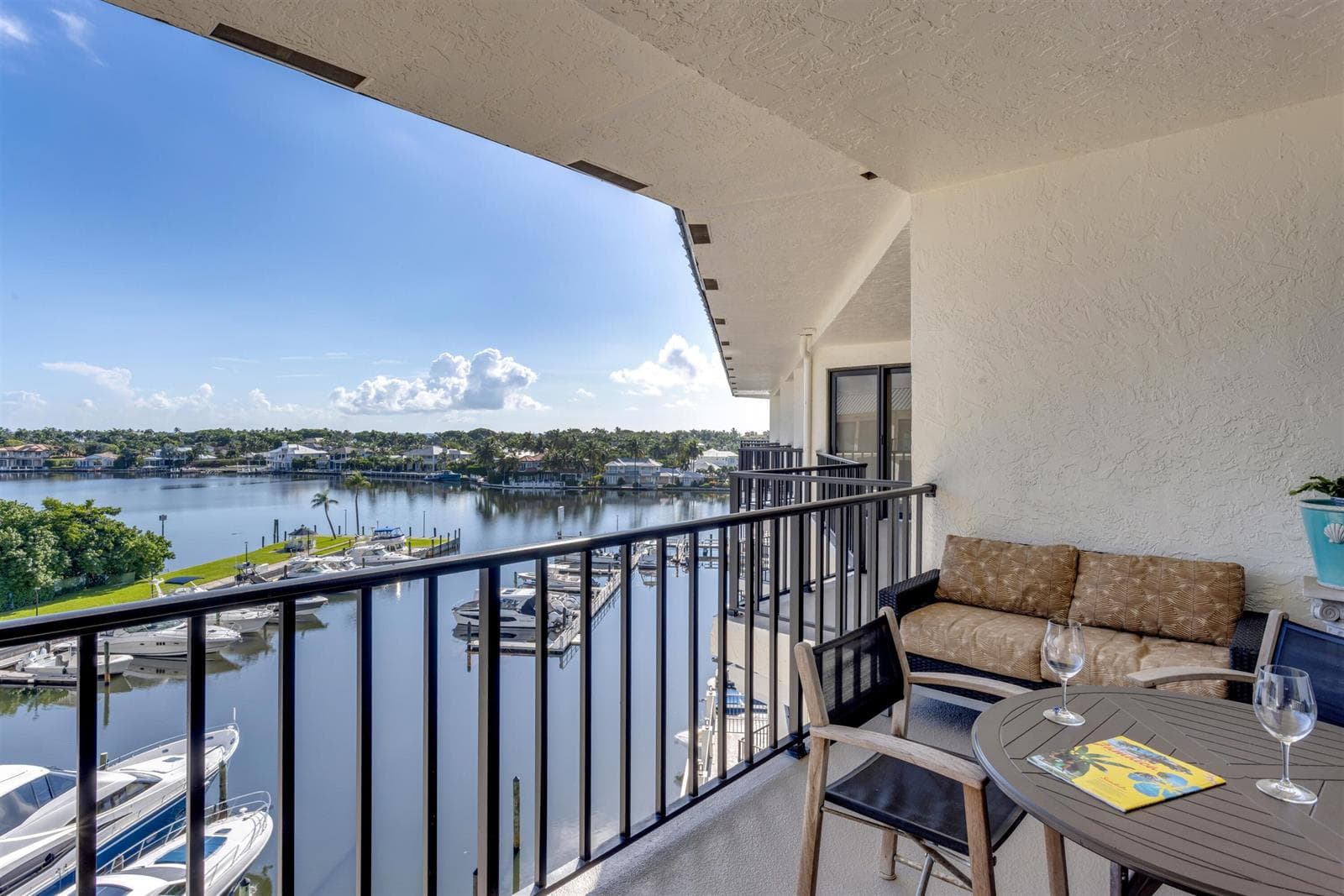 BALCONY_VIEW_ANGLE_RIGHT