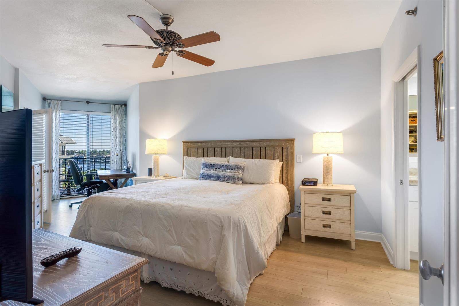 PRIMARY_BEDROOM_ANGLE