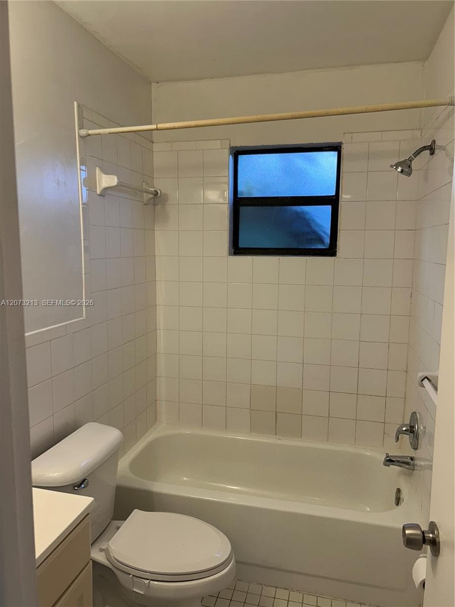 MADISON CONDO · #22 in Hollywood - Photo 13