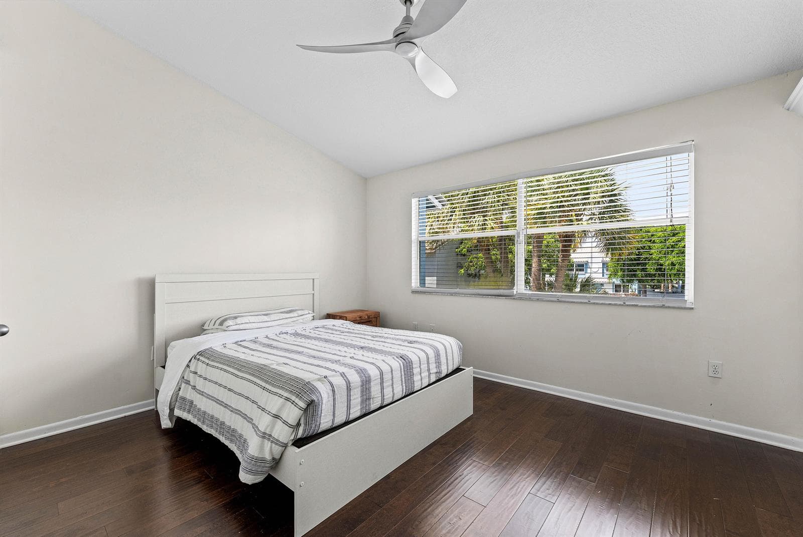 024-968JefferyStreet-BocaRaton-FL-33487-