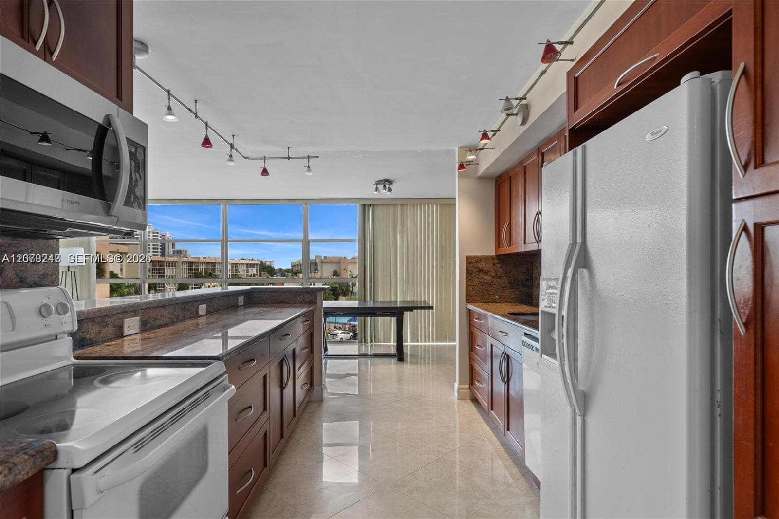 DESOTO PARK CONDO · #420 in Hallandale Beach - Photo 3