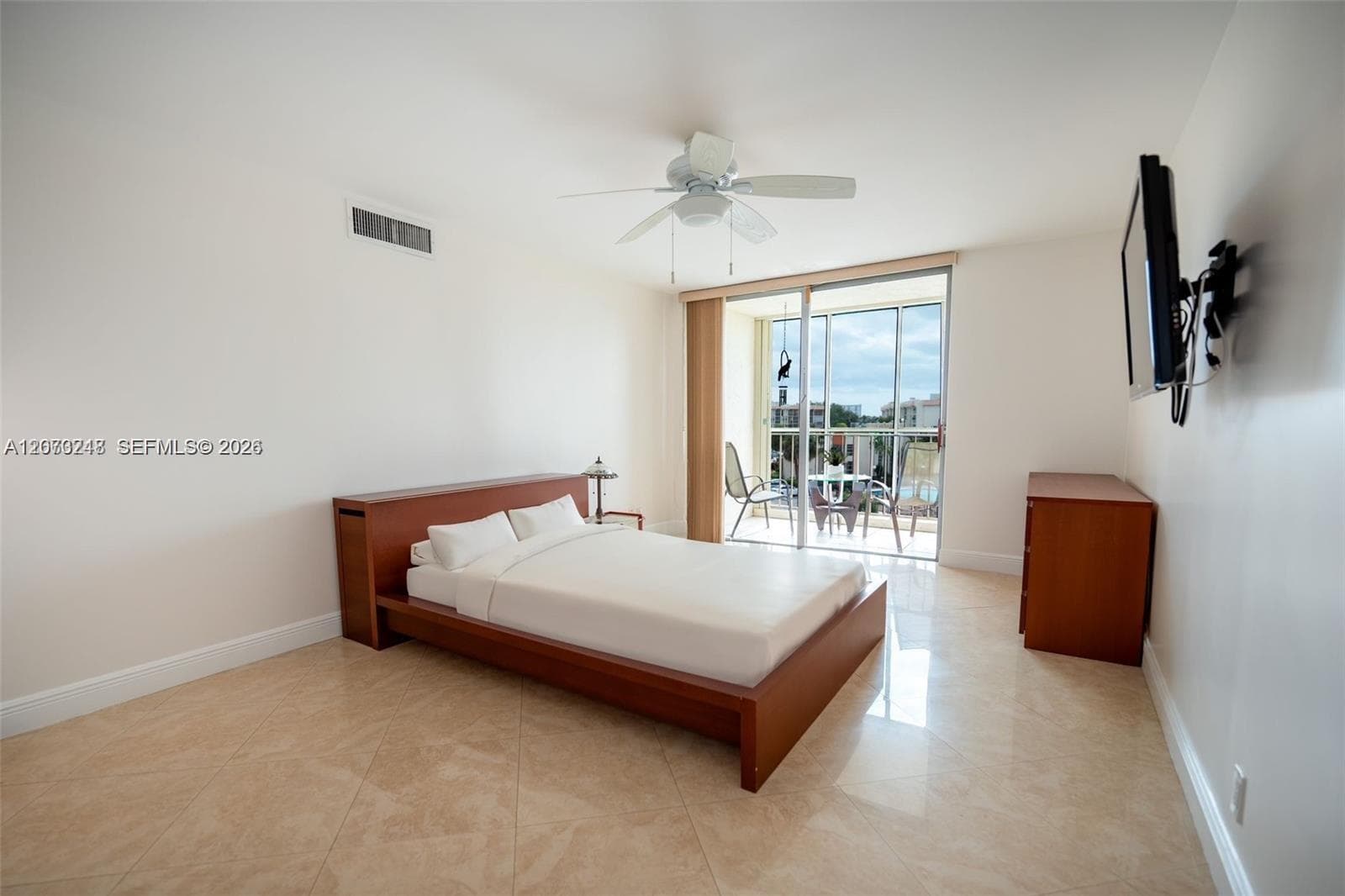 DESOTO PARK CONDO · #420 in Hallandale Beach - Photo 4
