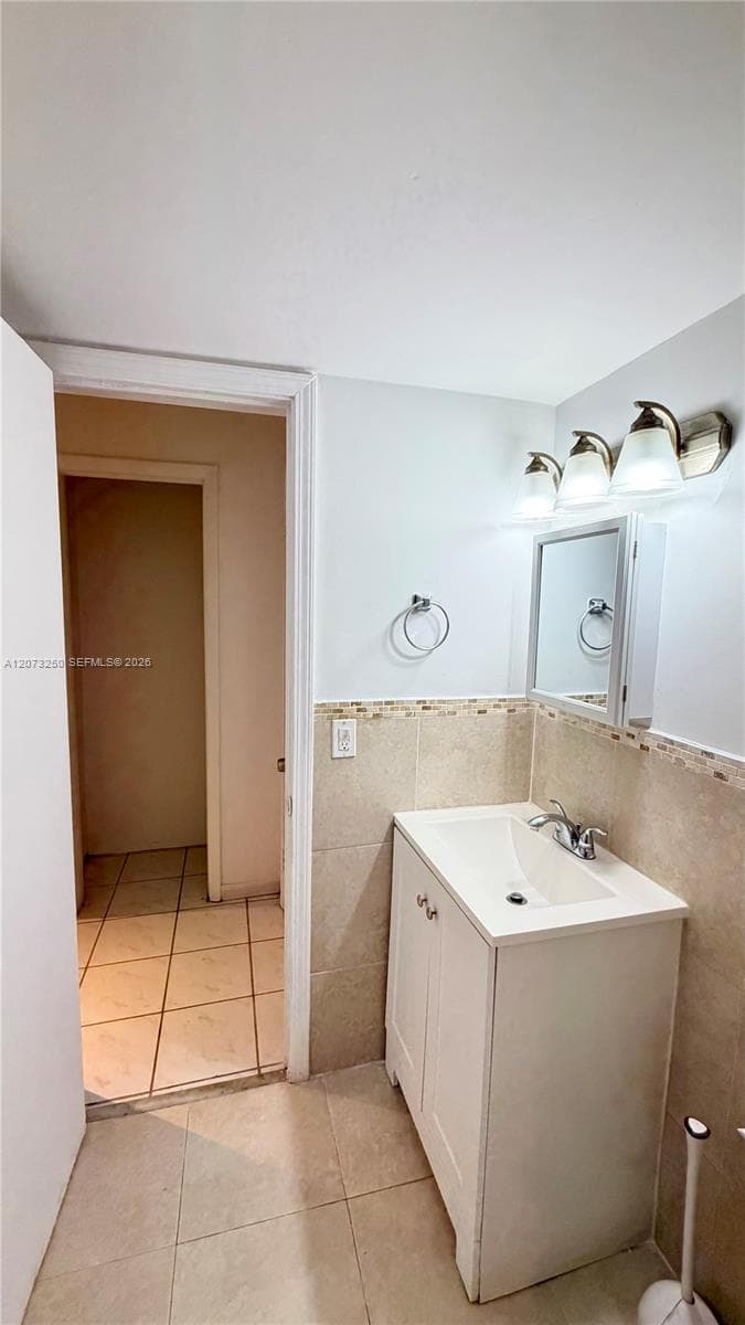 EAST BREEZE CONDOMINIUM · #4 in Miami Beach - Photo 16