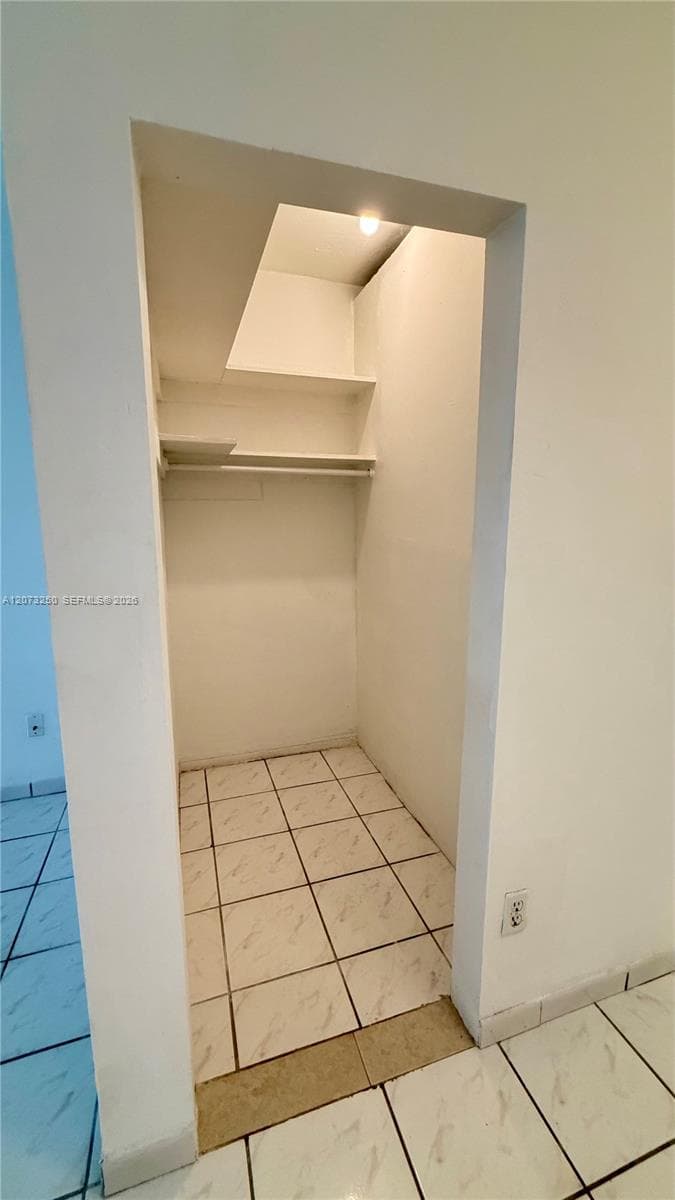 EAST BREEZE CONDOMINIUM · #4 in Miami Beach - Photo 9
