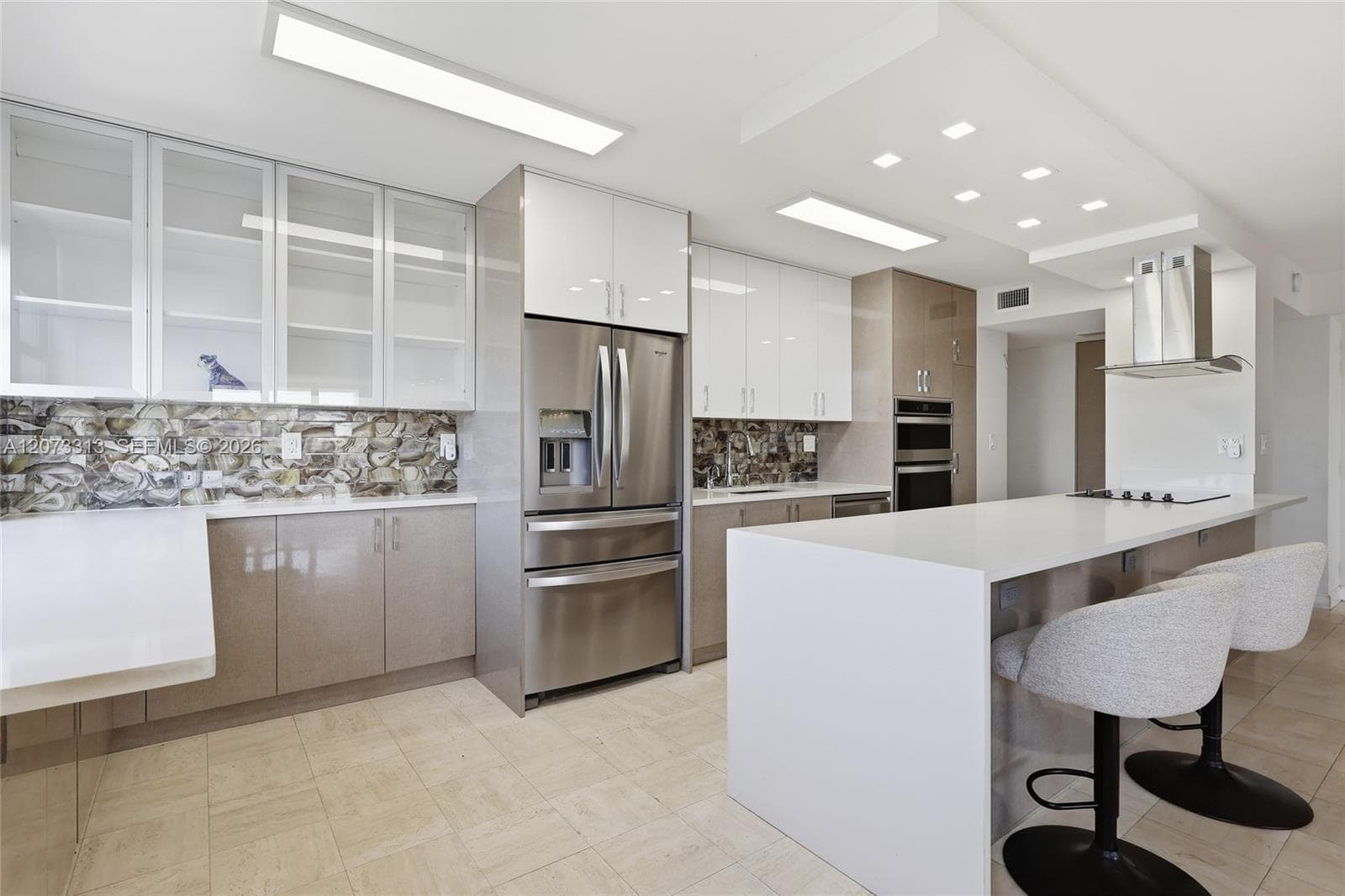 Winston Towers 100 · #2004 in Sunny Isles Beach - Photo 2