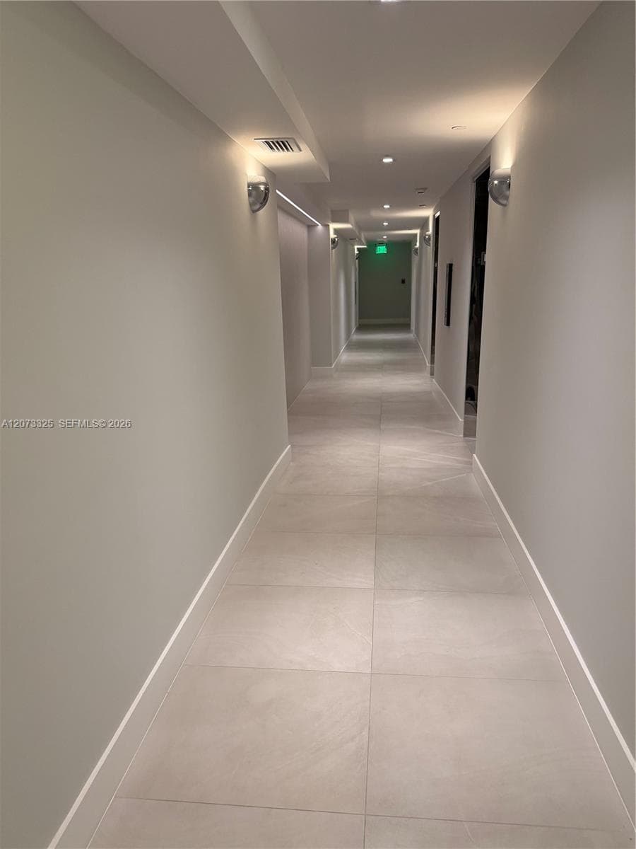 The Royal Club Condo · #1405 in Miami Beach - Photo 3