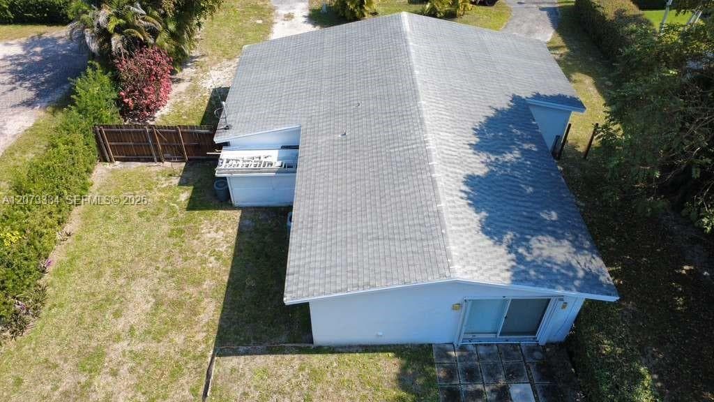 11600 NE 6th Ave photo 28