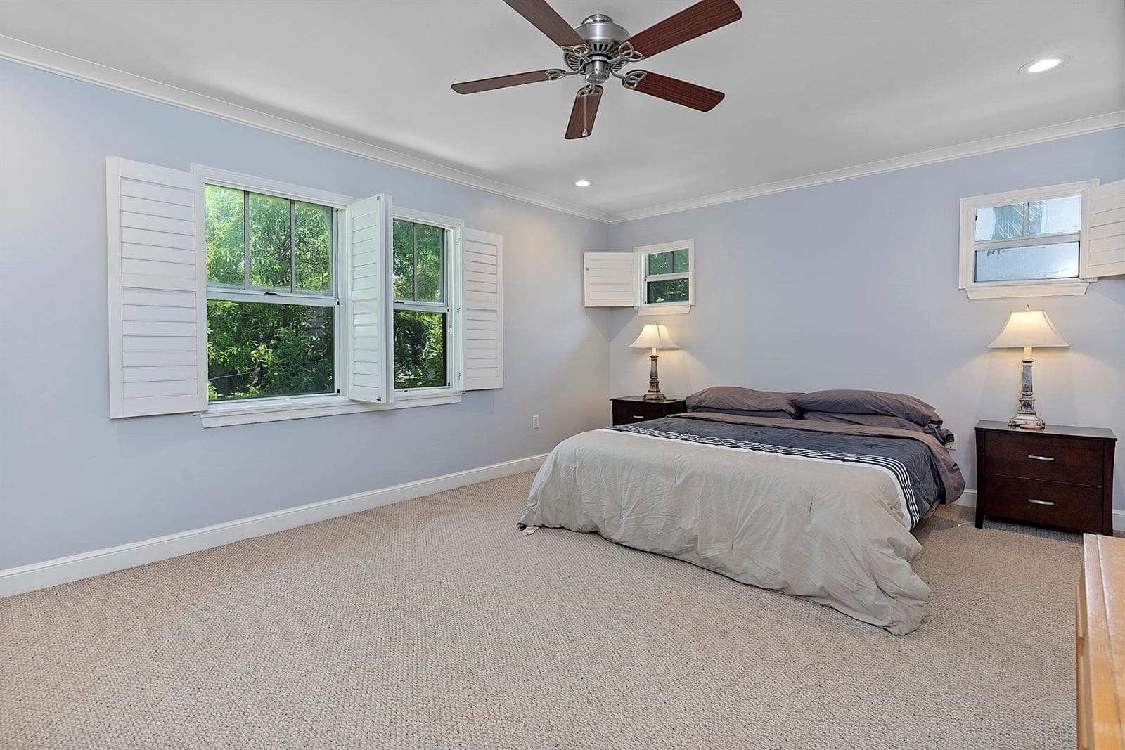 808 SW 4th Ave - - 350