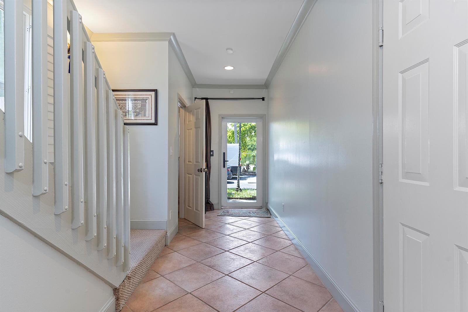 808 SW 4th Ave - - 320