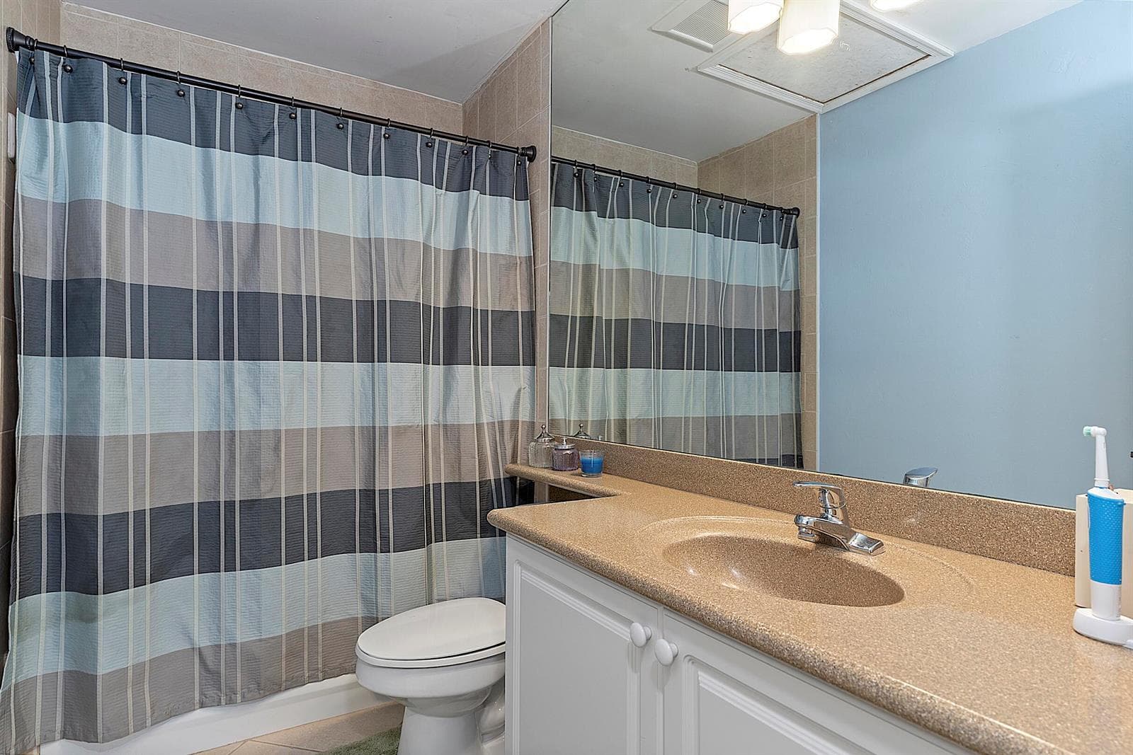 808 SW 4th Ave - - 352