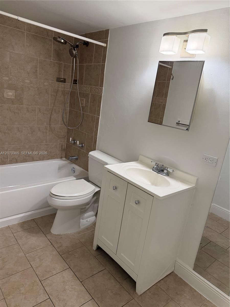 Palm Gardens Condo · #204 in Miami - Photo 7