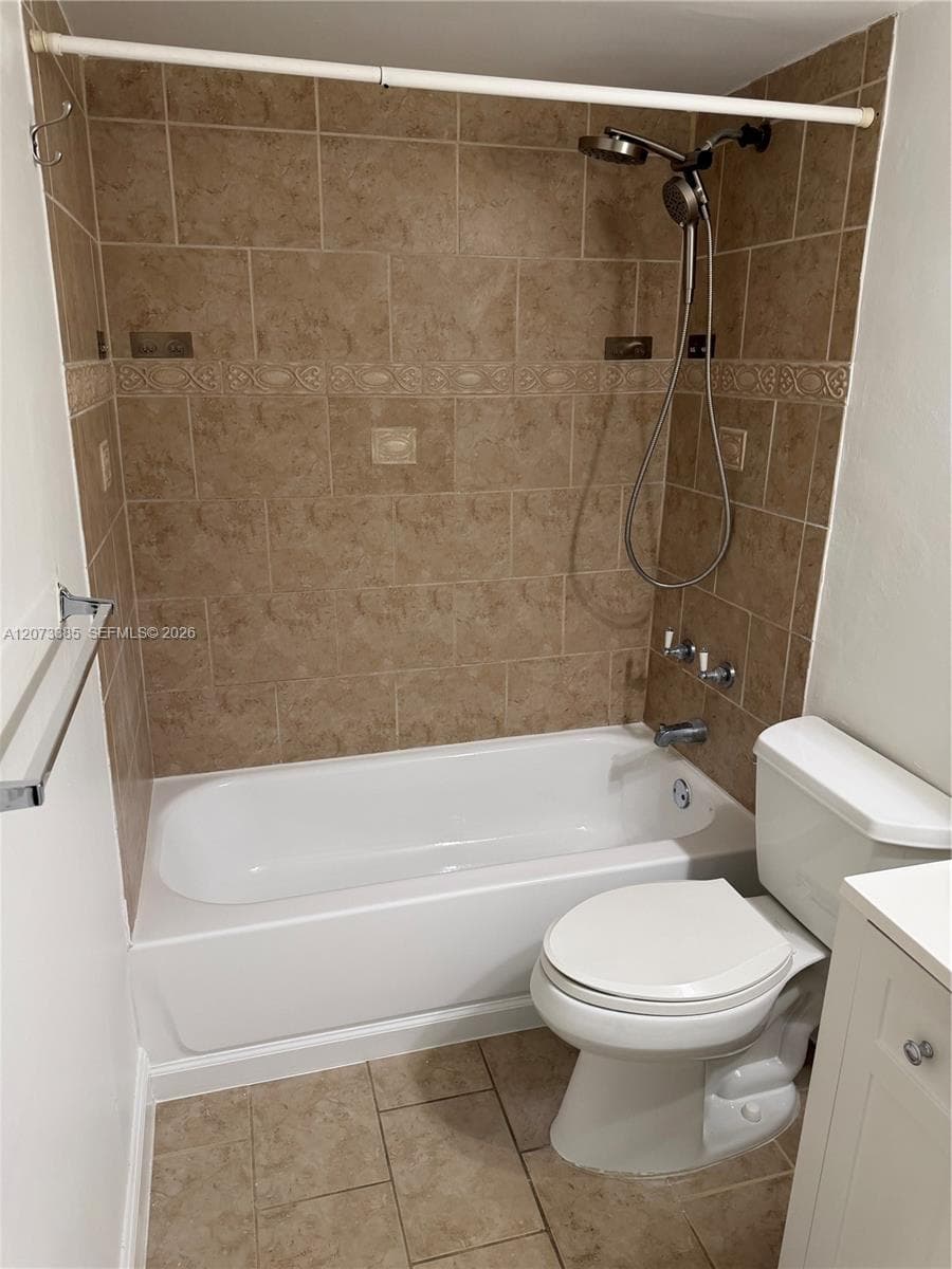 Palm Gardens Condo · #204 in Miami - Photo 8