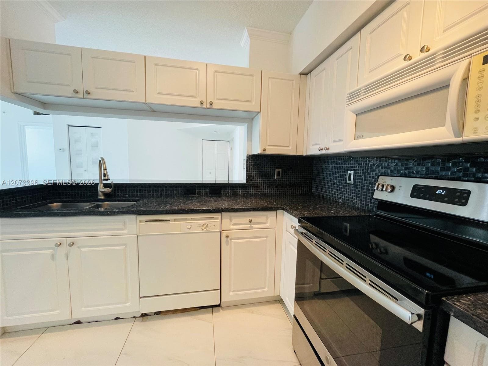 Porto Bellagio · #2902 in Sunny Isles Beach - Photo 6