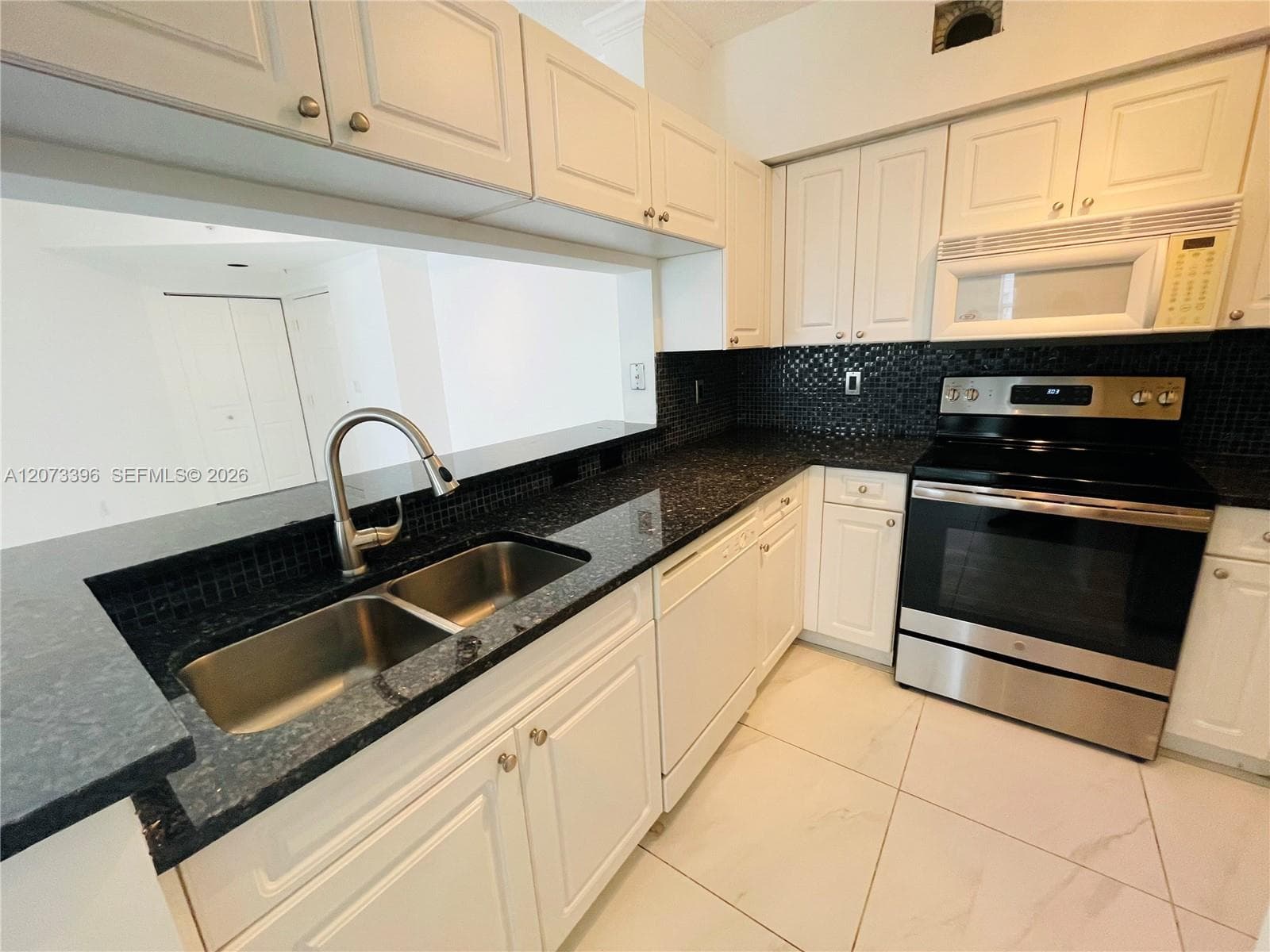 Porto Bellagio · #2902 in Sunny Isles Beach - Photo 7