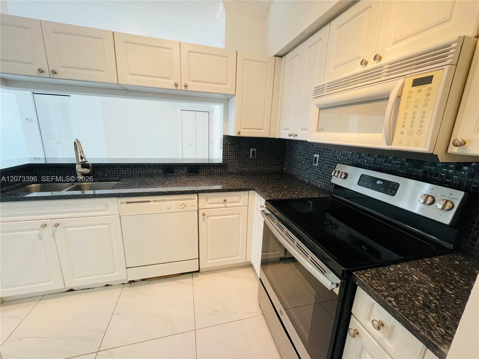 Porto Bellagio · #2902 in Sunny Isles Beach - Photo 5