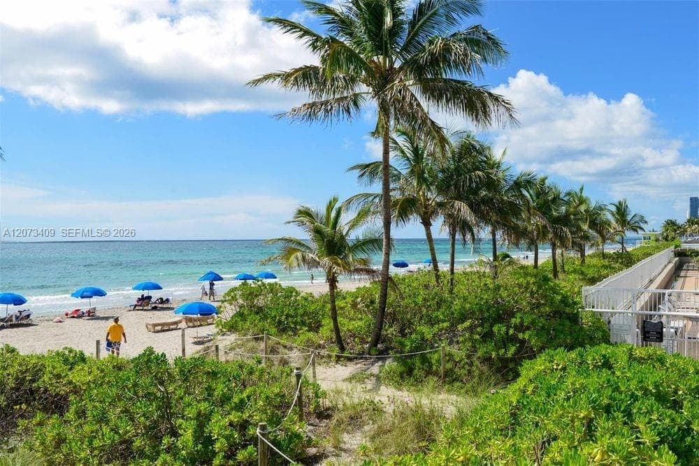 HEMISPHERES BAY NORTH · #5E in Hallandale Beach - Photo 13