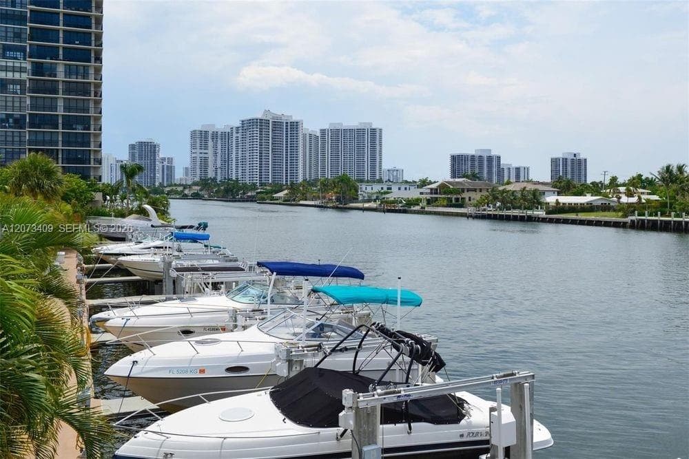 HEMISPHERES BAY NORTH · #5E in Hallandale Beach - Photo 11