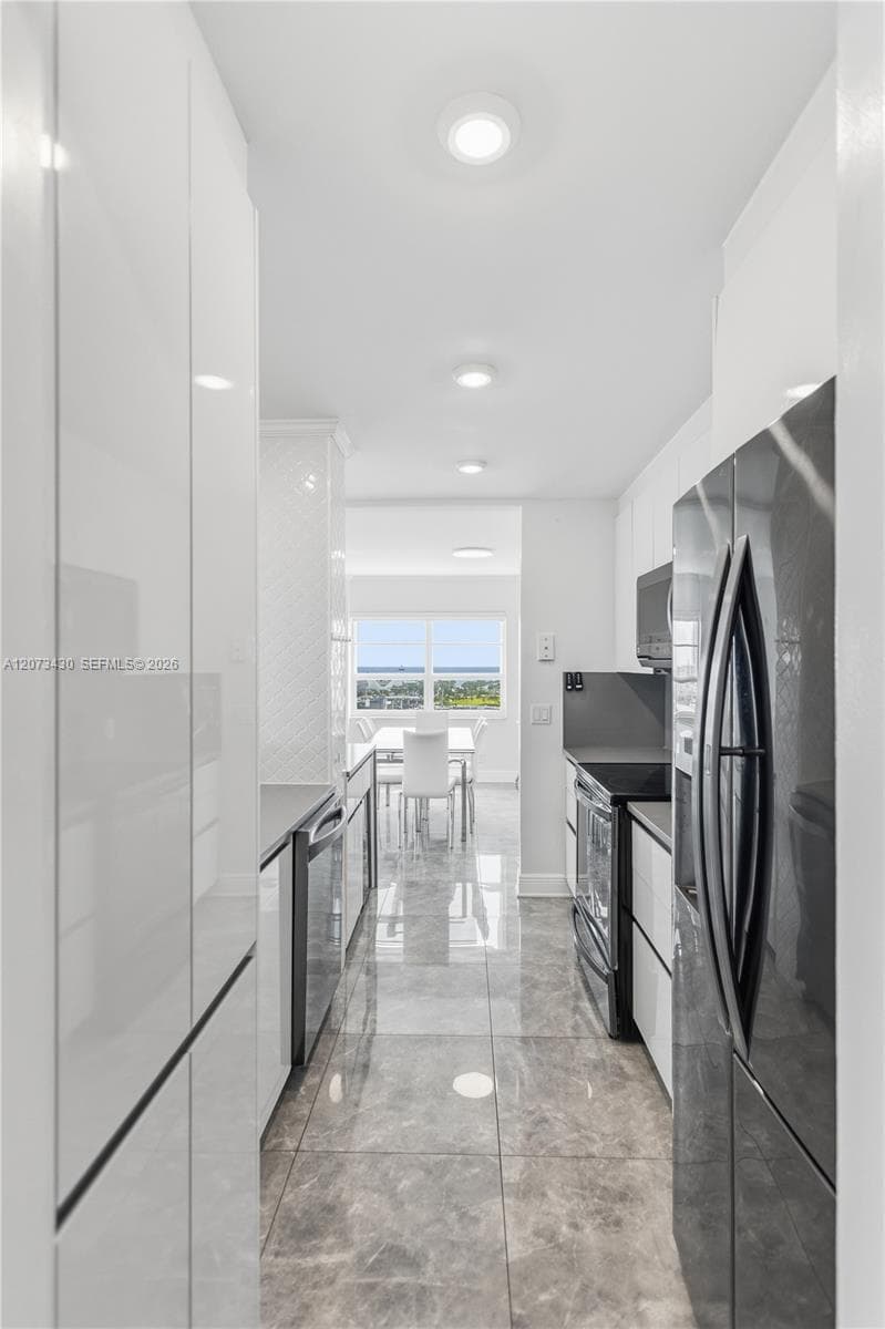 ESSEX TOWER CONDO · #1210 in Fort Lauderdale - Photo 18