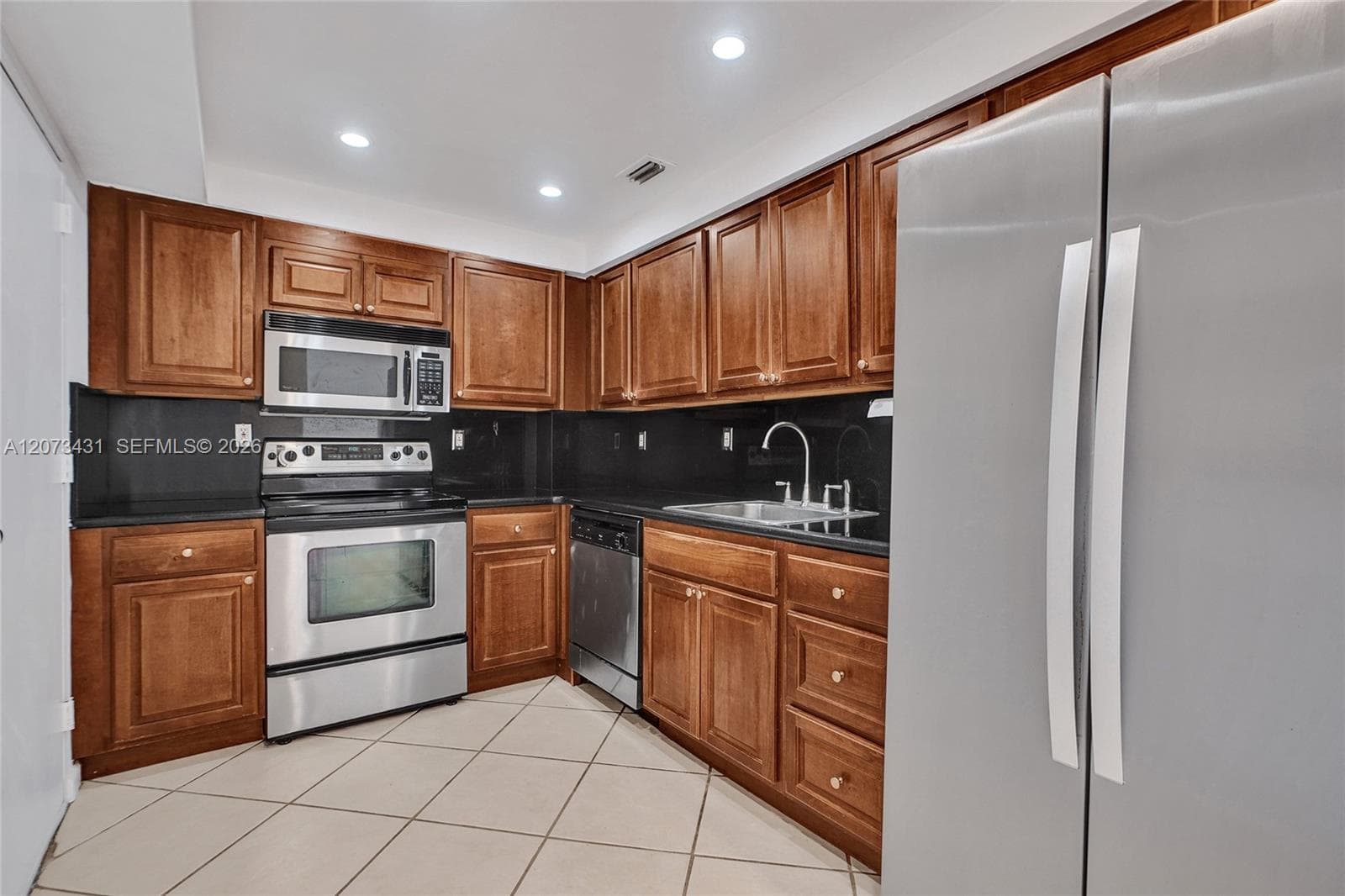ISLAND POINTE CONDO · #3G in Bay Harbor Islands - Photo 4
