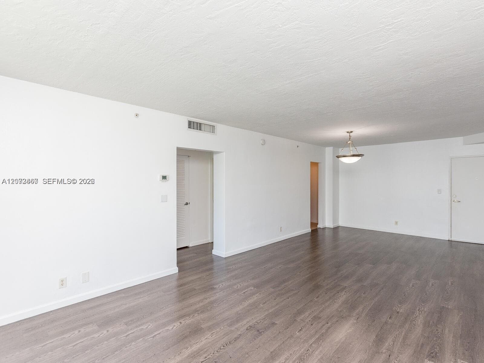 MAIN LIVING AREA