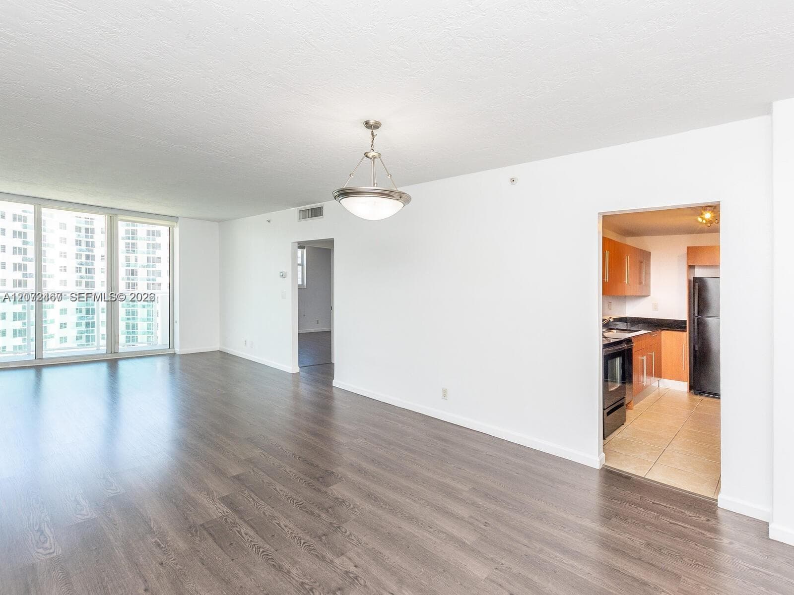 MAIN ROOM