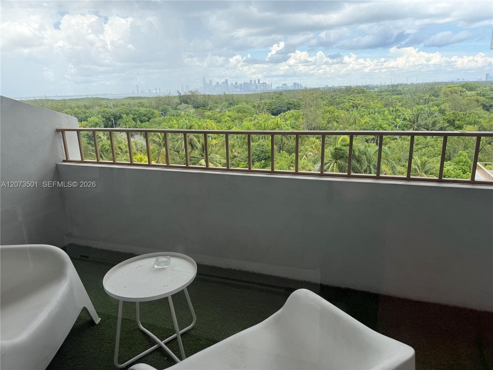Commodore Club West · #906 in Key Biscayne - Photo 2