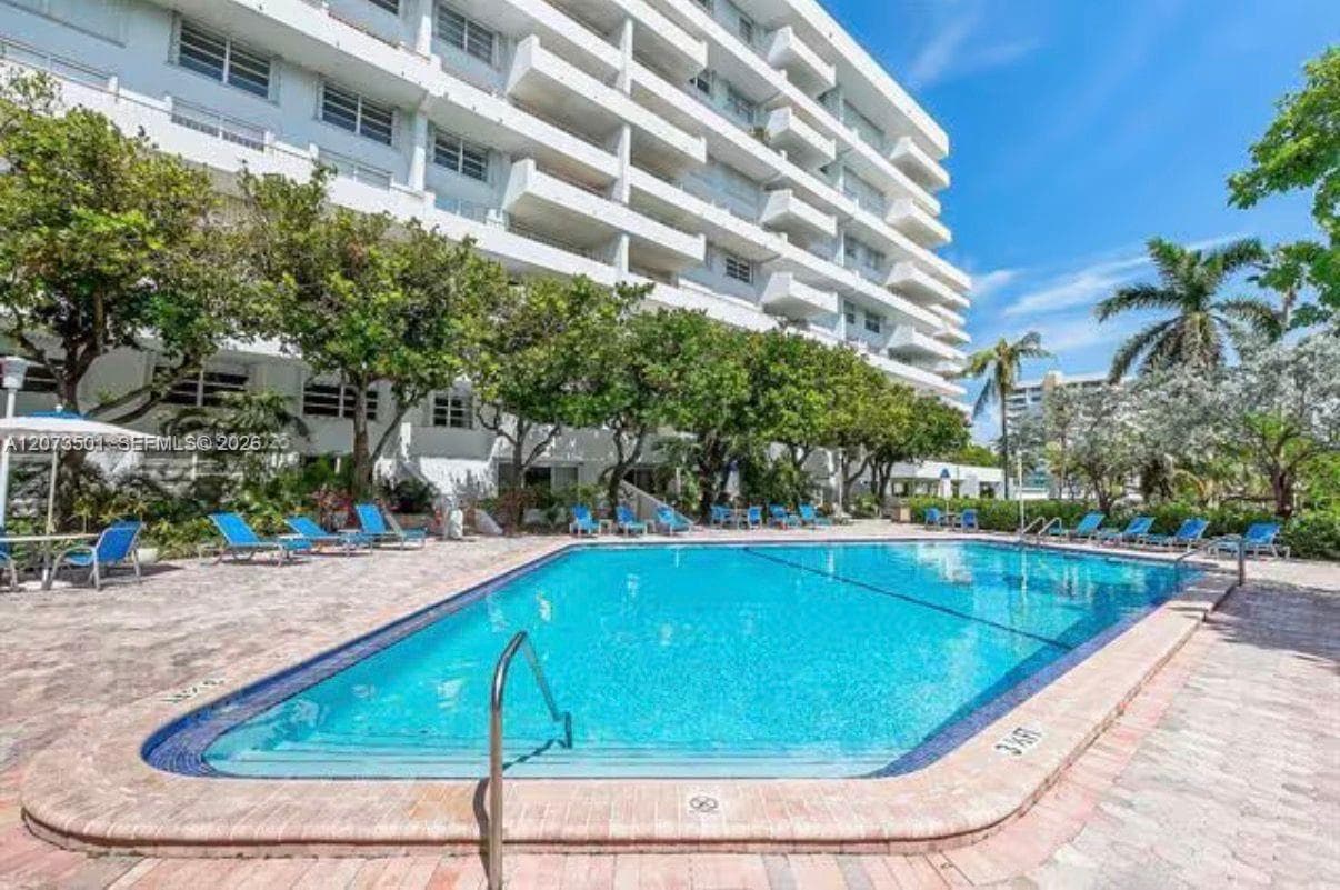 Commodore Club West · #906 in Key Biscayne - Photo 12