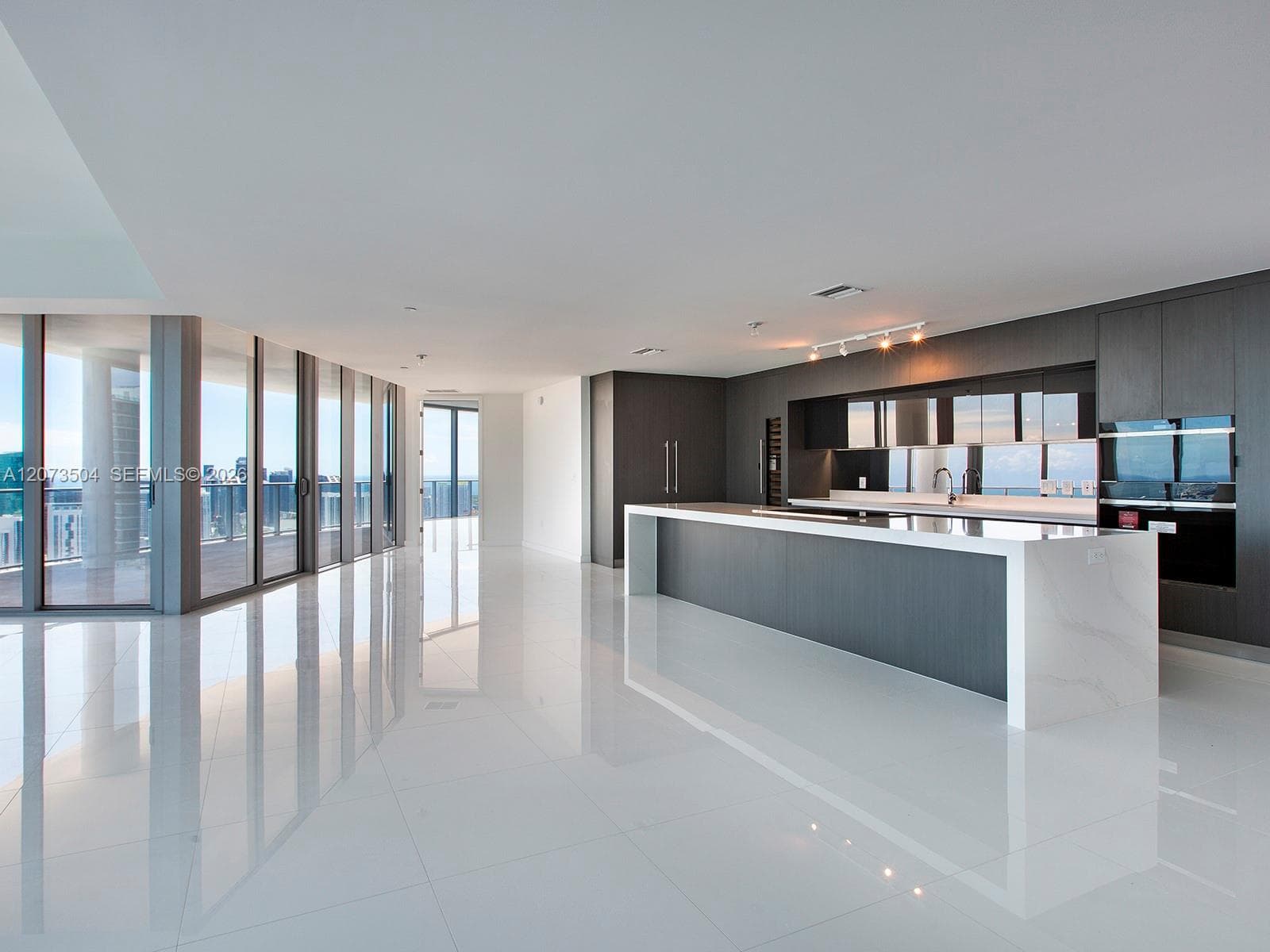 Paramount Miami Worldcenter · #PH5011 in Miami - Photo 6