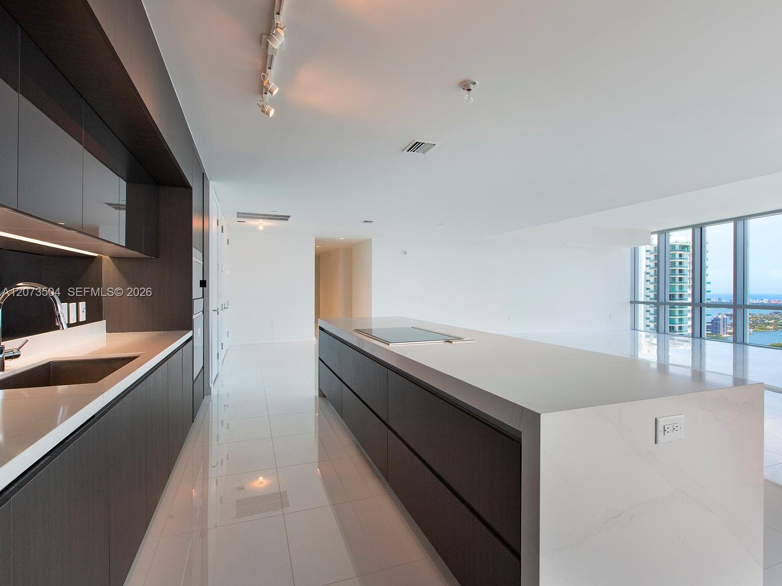 Paramount Miami Worldcenter · #PH5011 in Miami - Photo 17