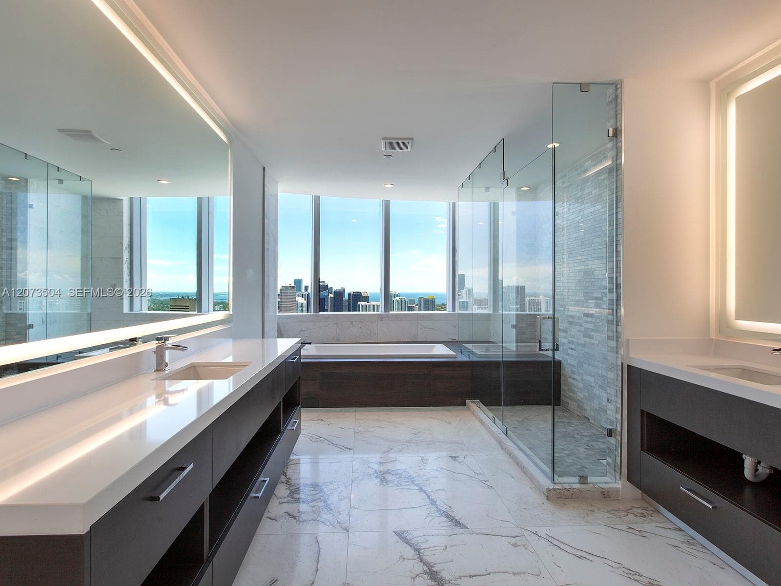 Paramount Miami Worldcenter · #PH5011 in Miami - Photo 4