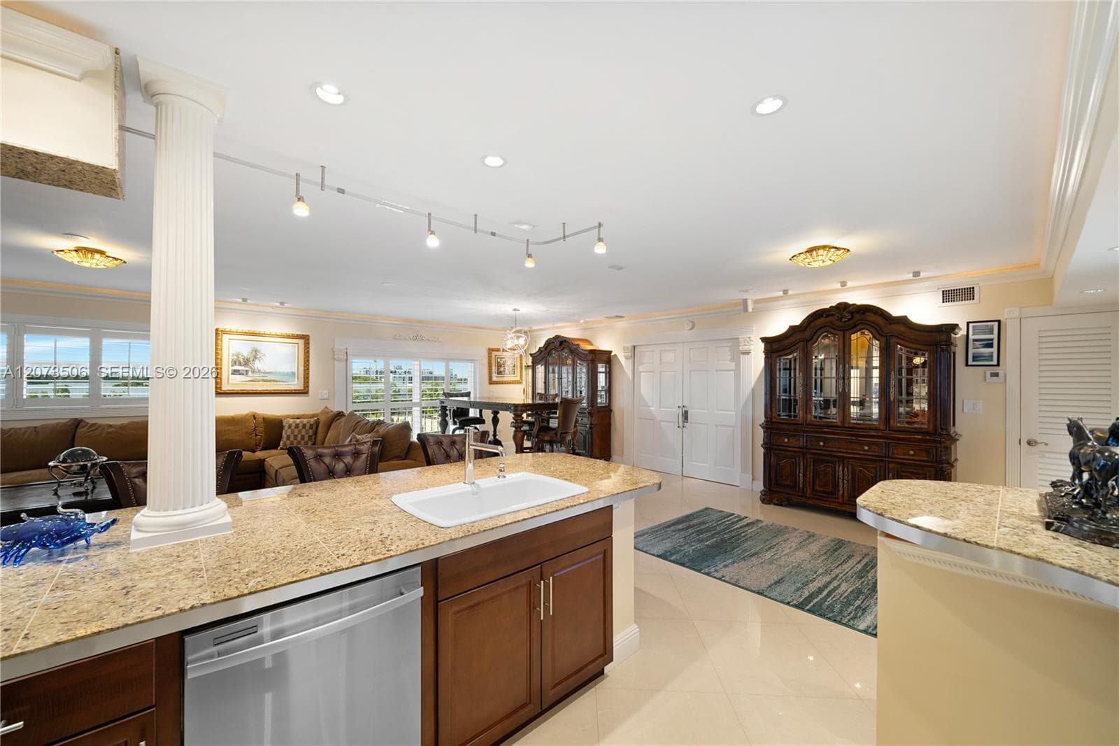 BAYVIEW POINT NORTH CONDO · #504 in North Miami Beach - Photo 6