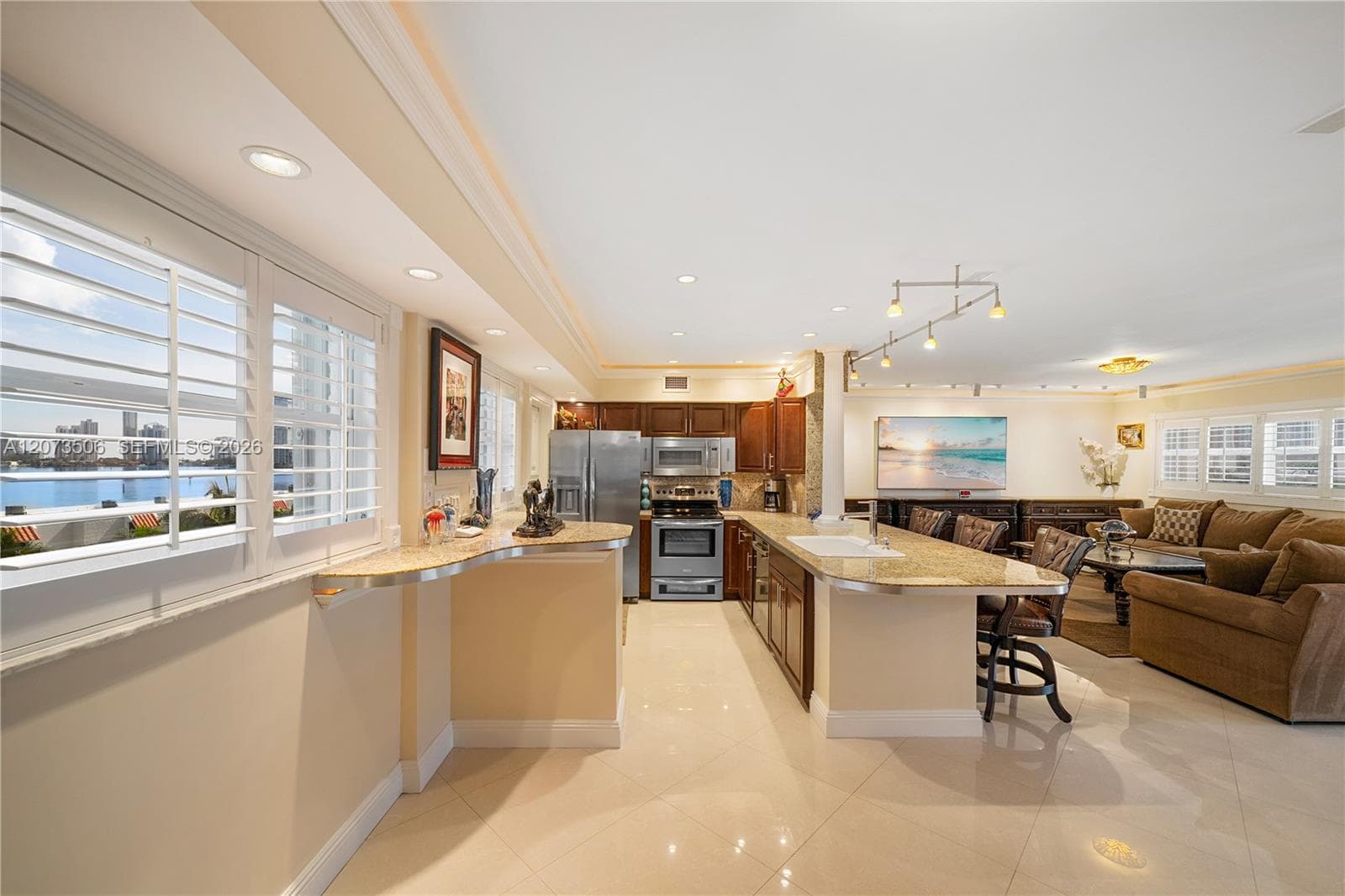 BAYVIEW POINT NORTH CONDO · #504 in North Miami Beach - Photo 5