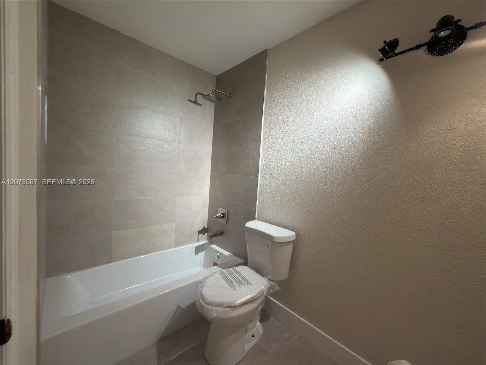 CENTURY PARK CONDO · #209 in Miami - Photo 16