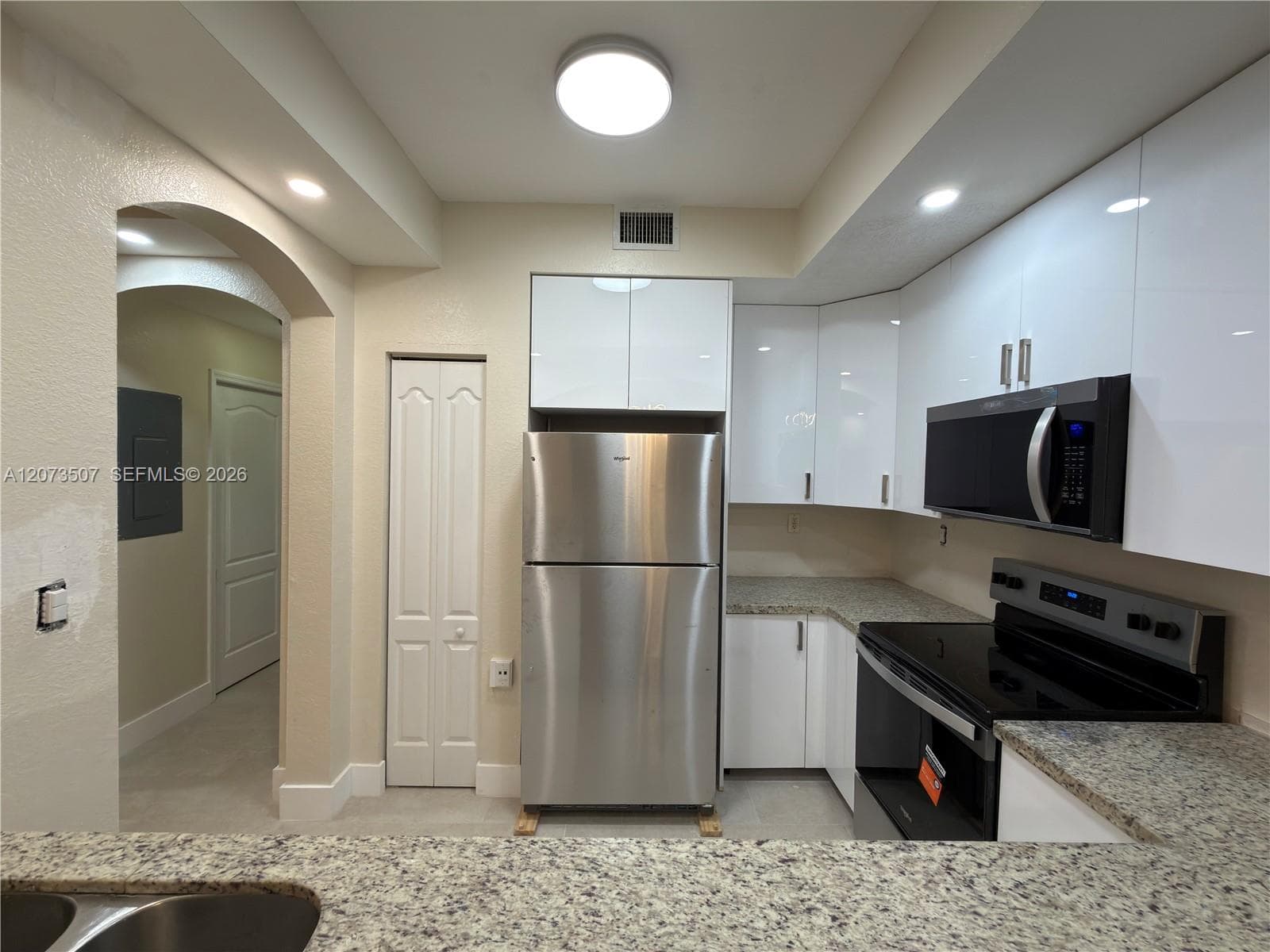 CENTURY PARK CONDO · #209 in Miami - Photo 4