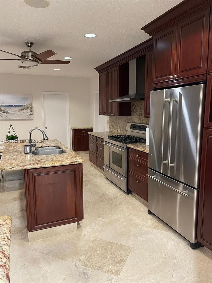 612 Hibiscus Dr photo 22