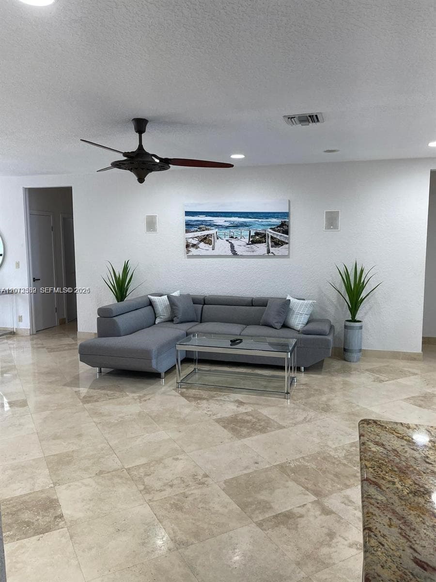 612 Hibiscus Dr photo 15