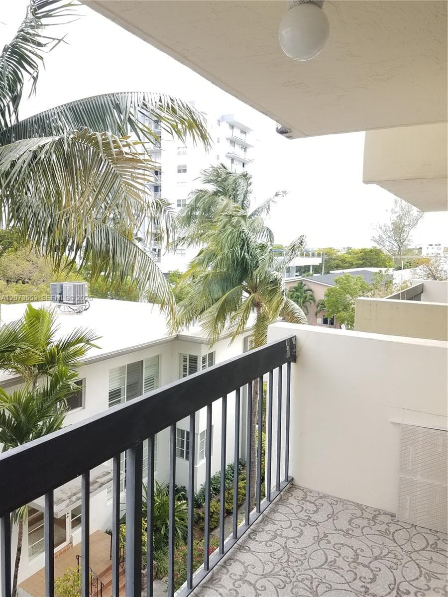 NAUTICO BAY CLUB CONDO · #410 in Miami Beach - Photo 17