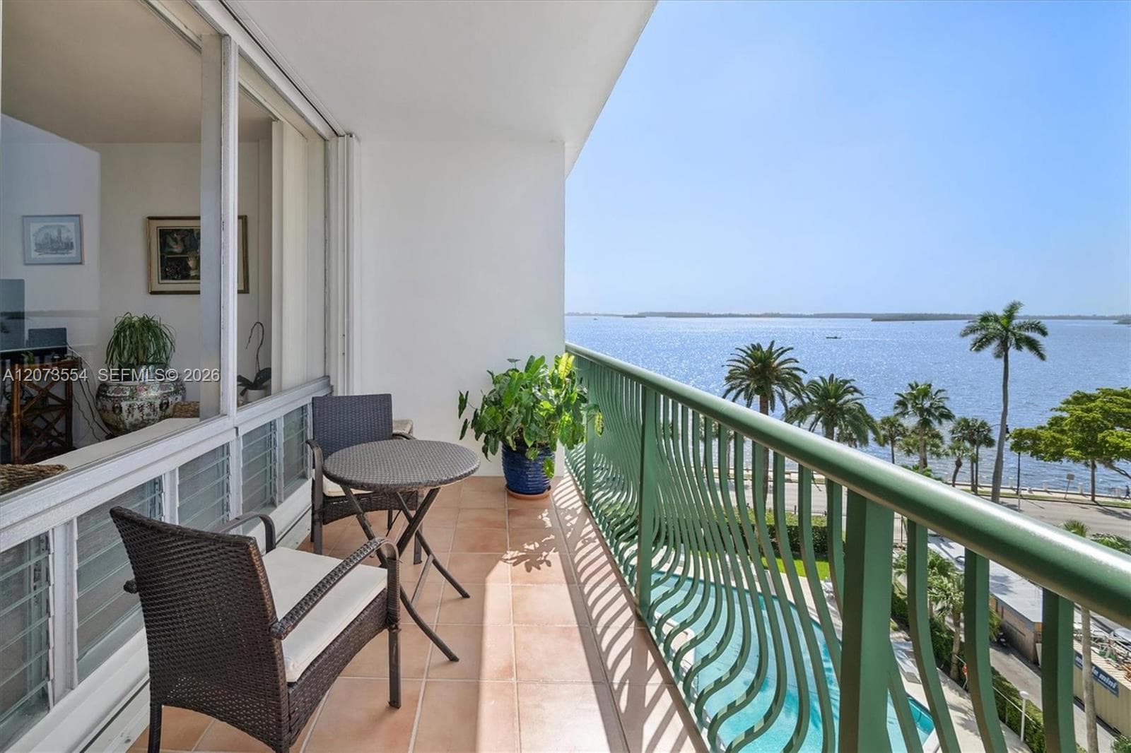 BRICKELL BAY TOWER CONDO · #706 in Miami - Photo 2