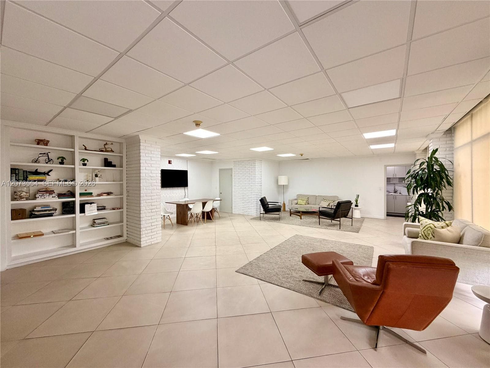 BRICKELL BAY TOWER CONDO · #706 in Miami - Photo 36