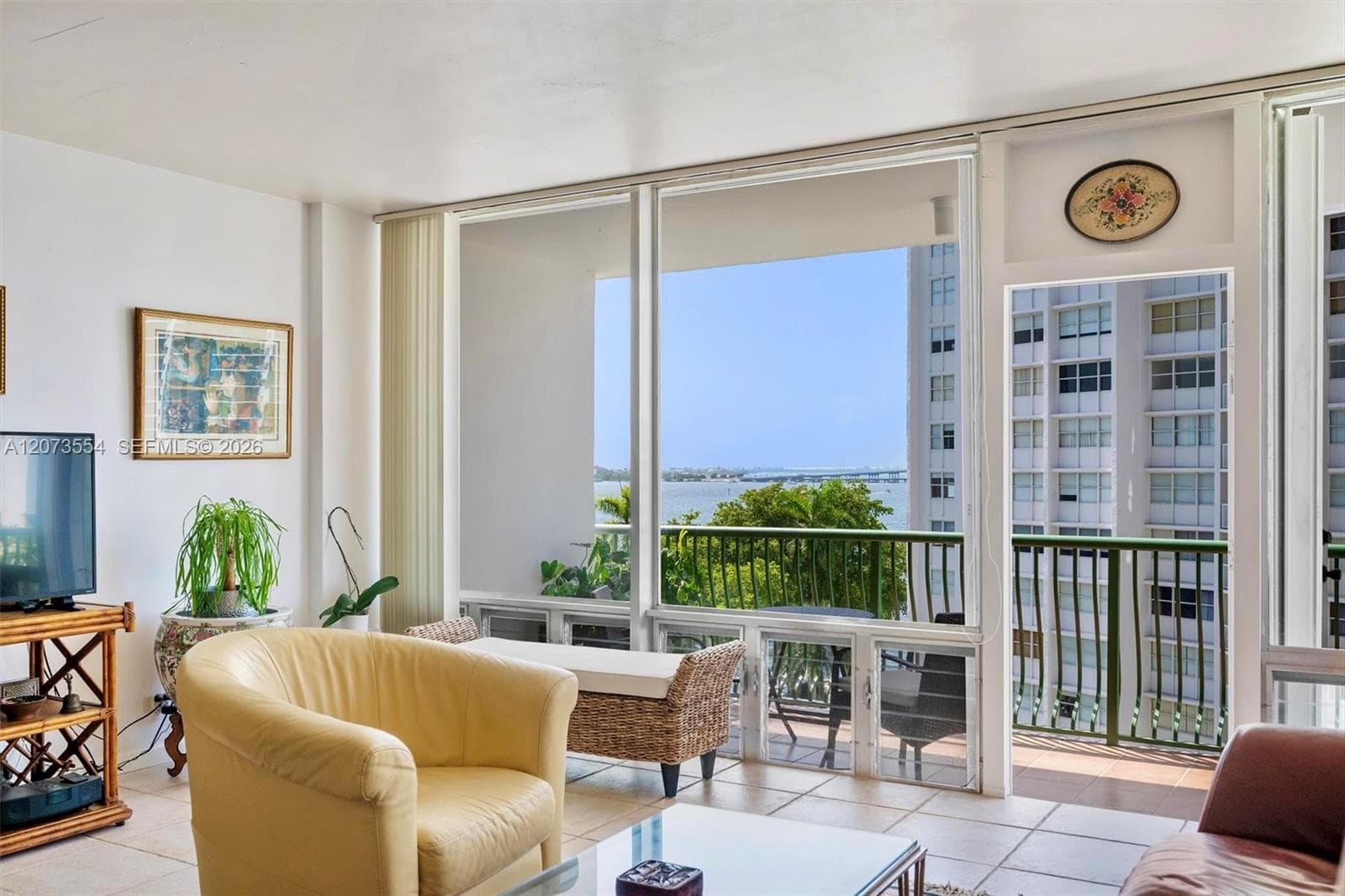 BRICKELL BAY TOWER CONDO · #706 in Miami - Photo 10