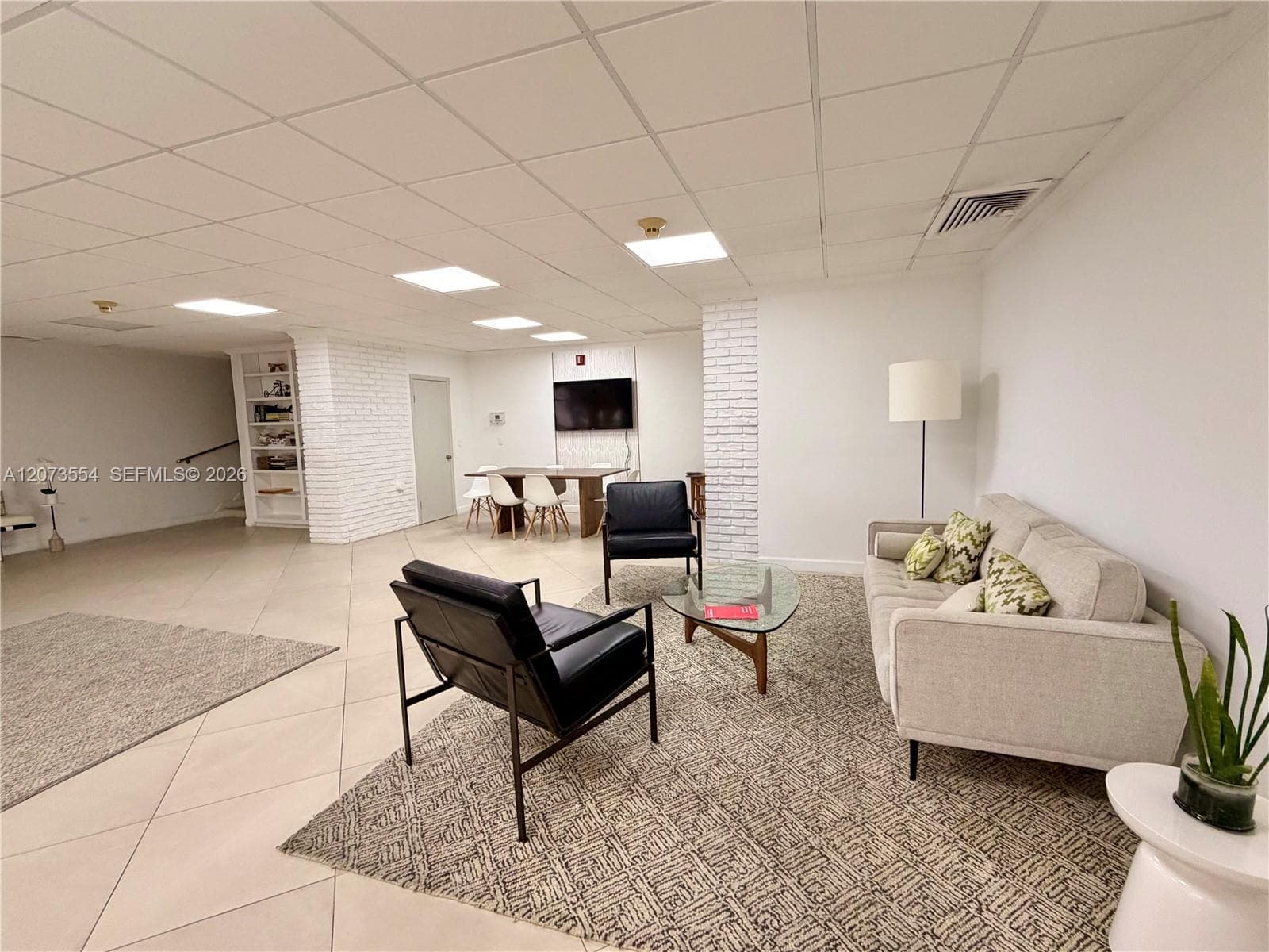 BRICKELL BAY TOWER CONDO · #706 in Miami - Photo 37
