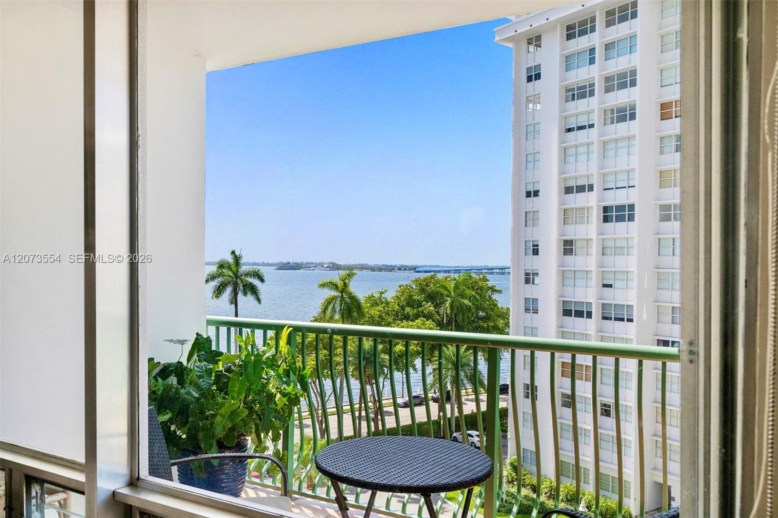 BRICKELL BAY TOWER CONDO · #706 in Miami - Photo 11