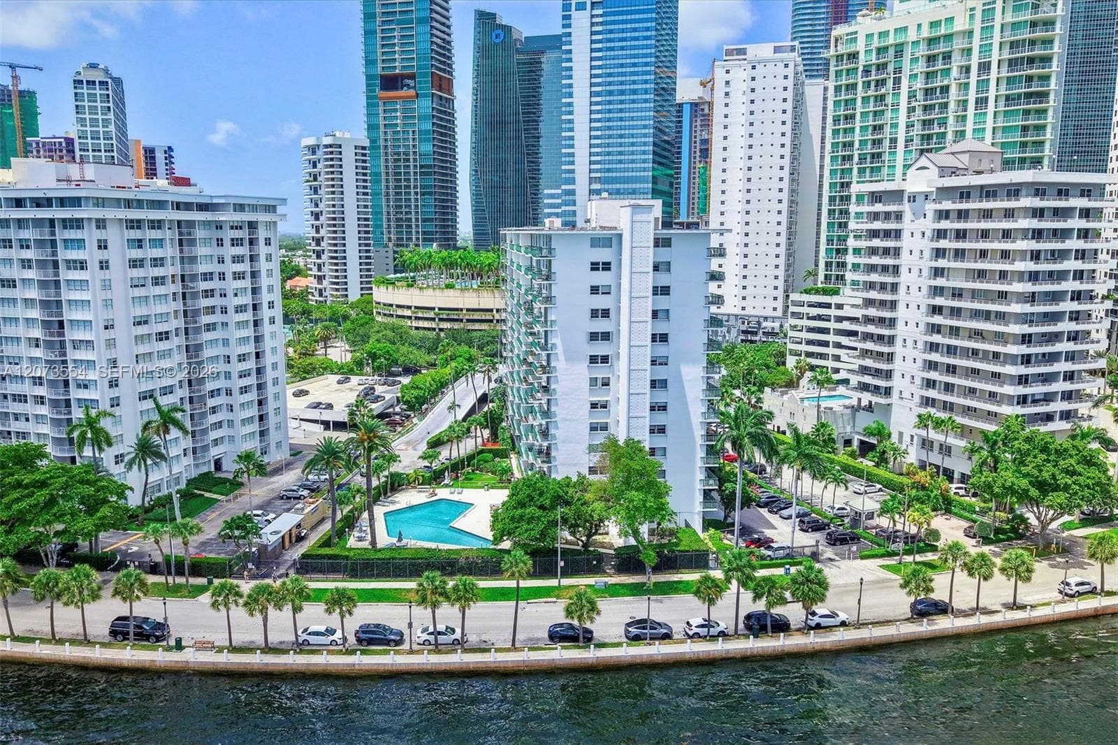 BRICKELL BAY TOWER CONDO · #706 in Miami - Photo 39