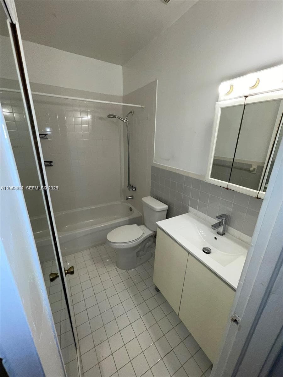 EVERGLADES EAST CONDO · #311 in Miami Beach - Photo 18