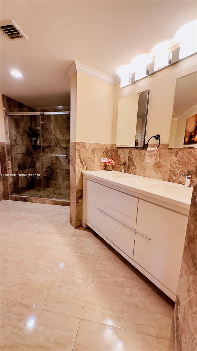 Porto Bellagio · #3311 in Sunny Isles Beach - Photo 27